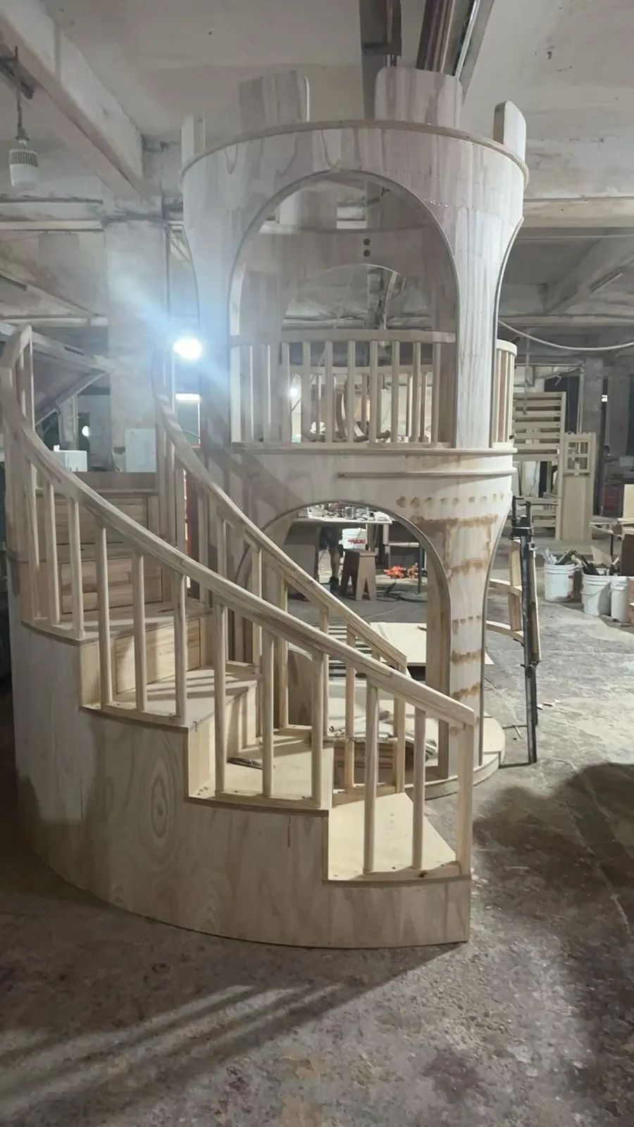Escalier hélicoïdal de la tour en cours de fabrication