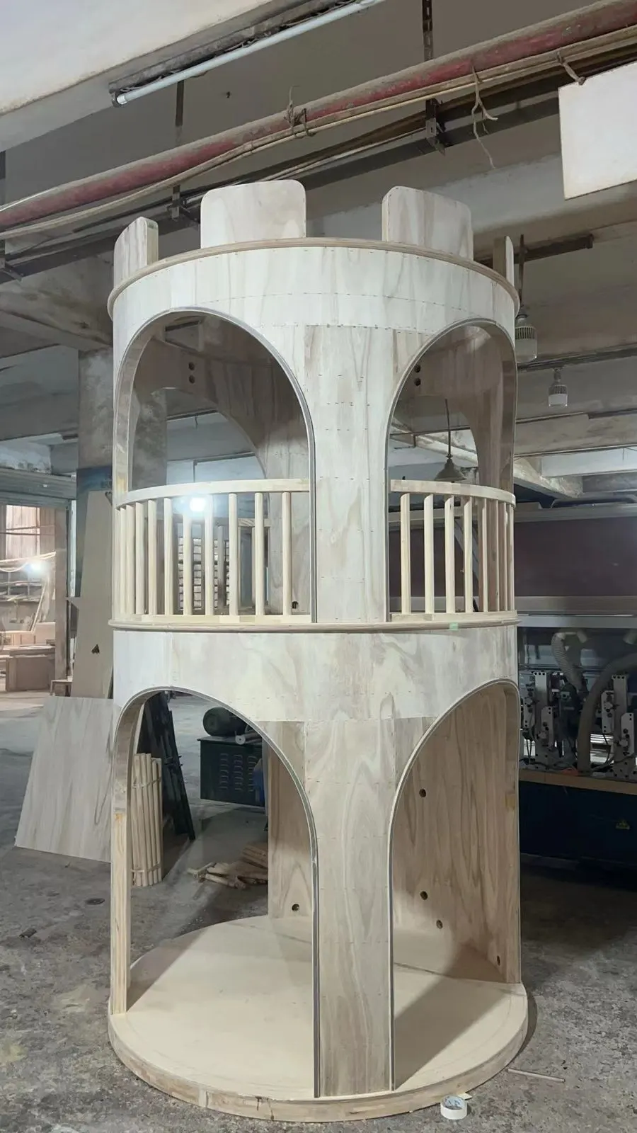 Structure en bois de la tour pendant la fabrication