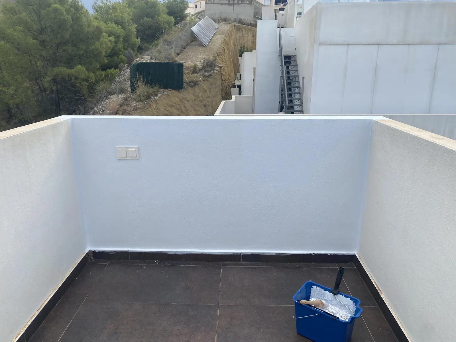 Terrasse de la villa repeinte